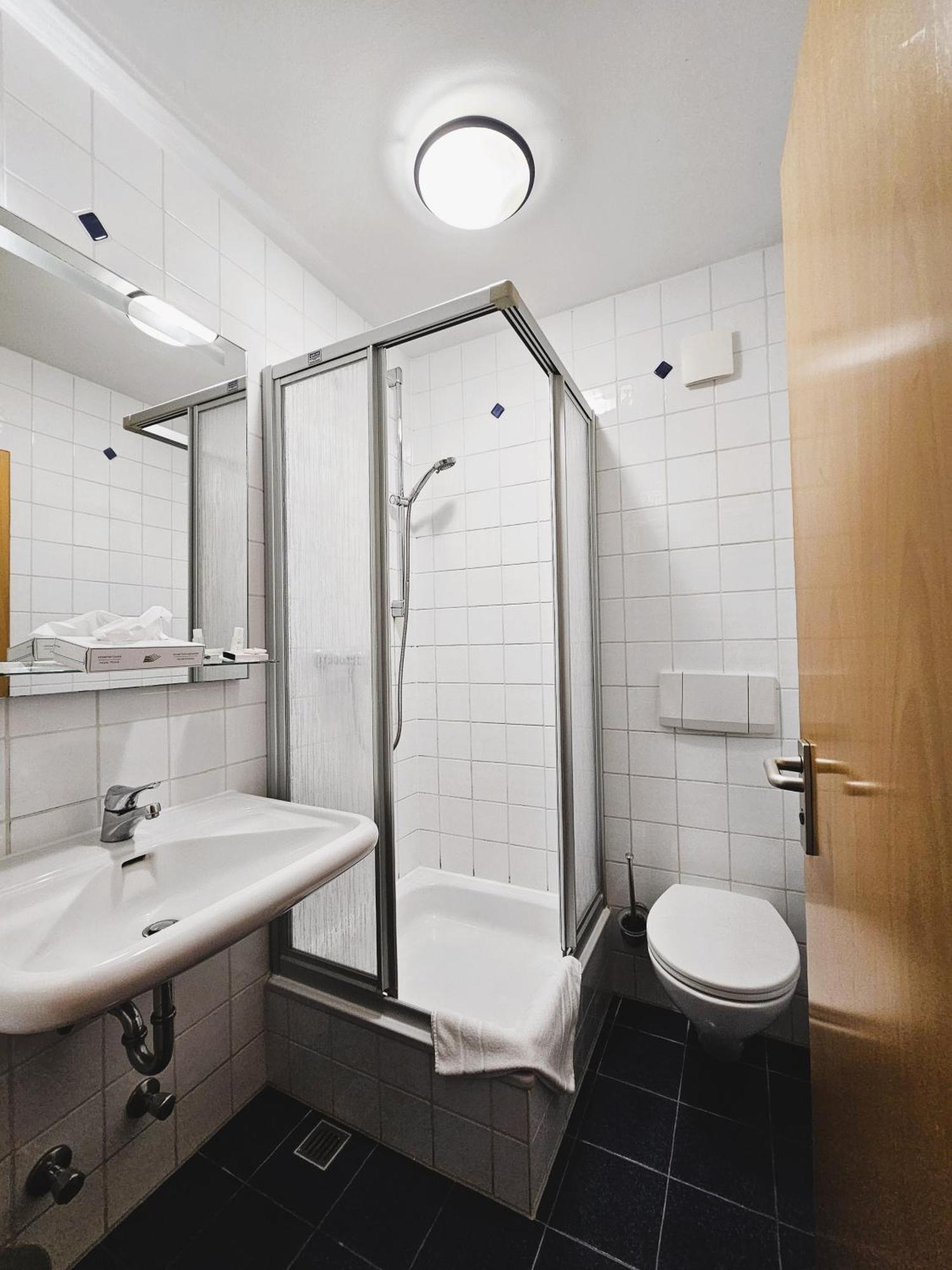 Novitel Pension Pliening - Muenchen Messe Bagian luar foto
