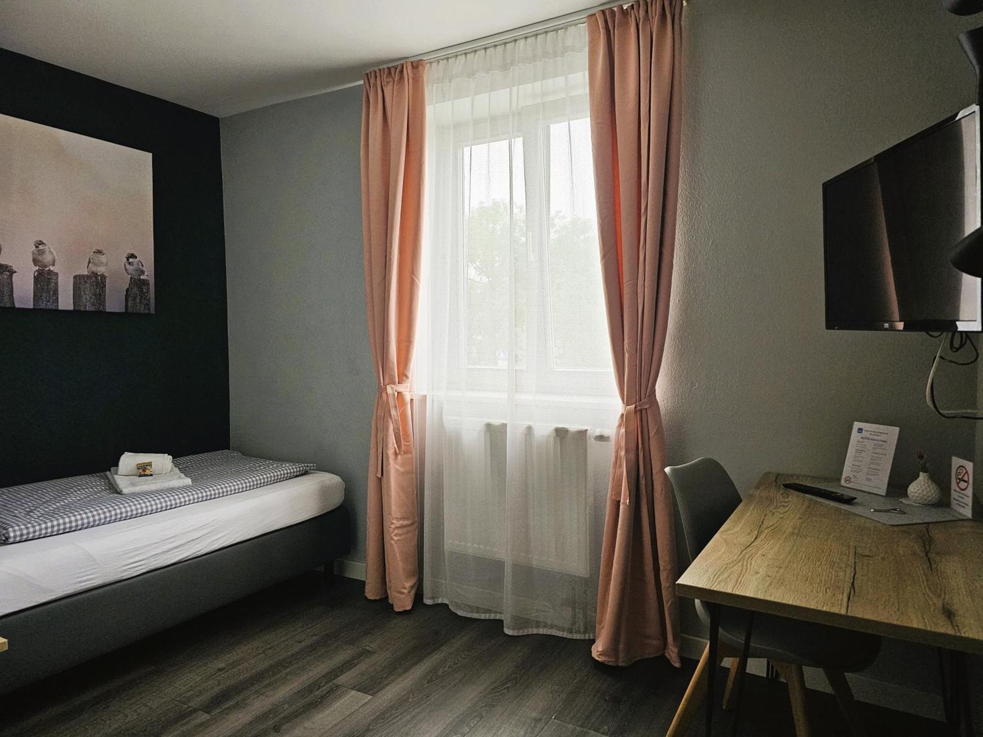 Novitel Pension Pliening - Muenchen Messe Bagian luar foto