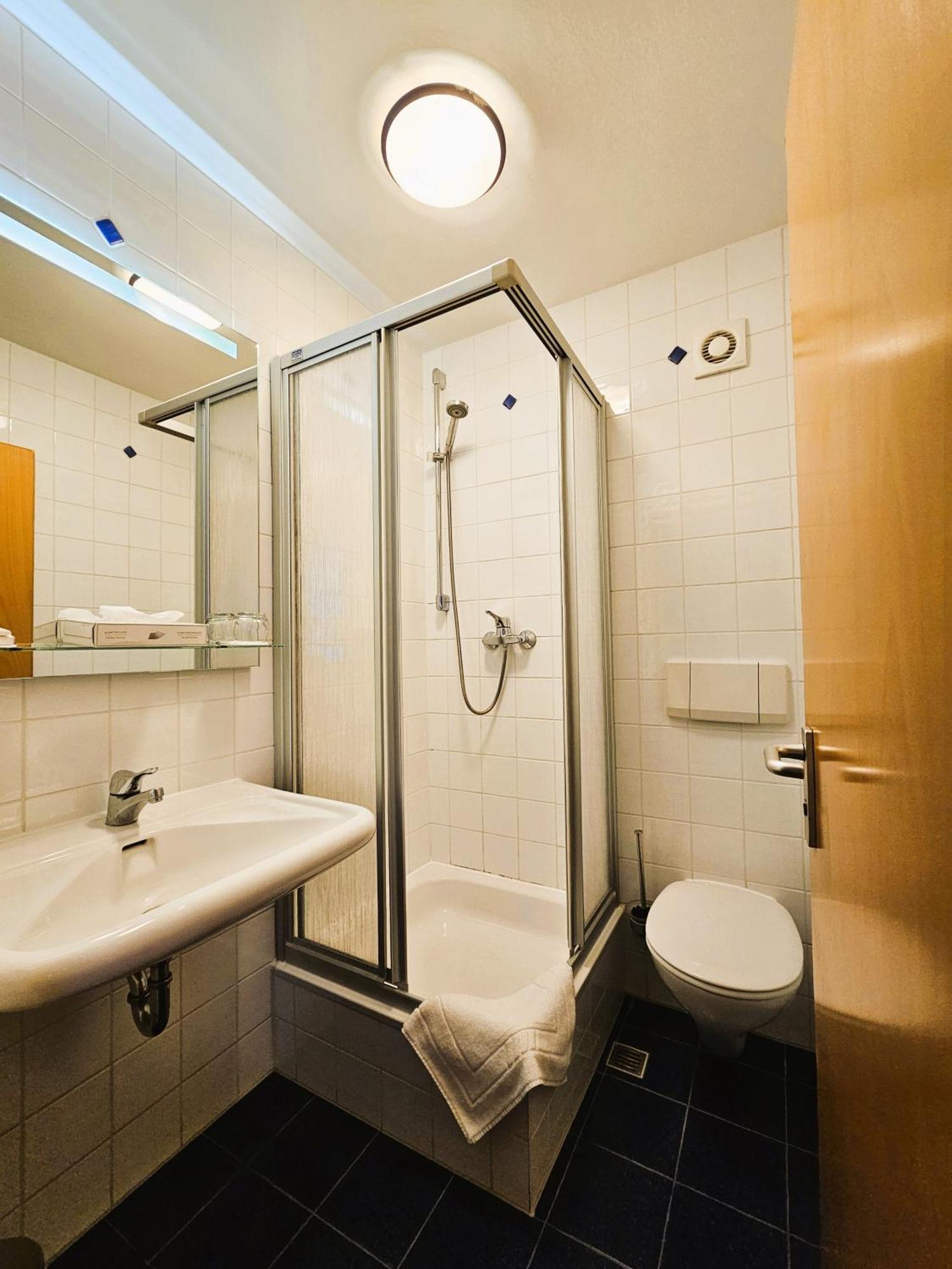 Novitel Pension Pliening - Muenchen Messe Bagian luar foto